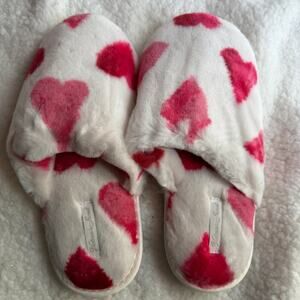 VS heart slippers M